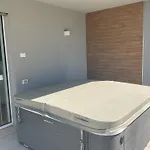 Villa Gabizza Singola Con Jacuzzi Privata