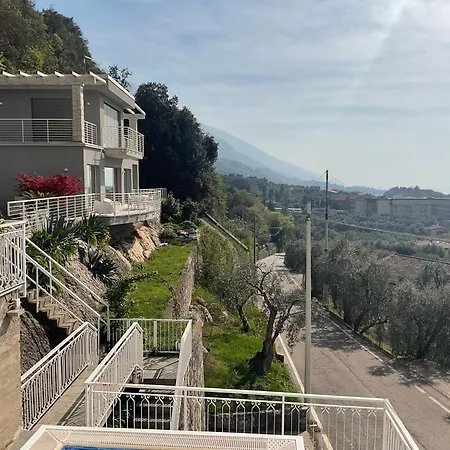 Gabizza Singola Con Jacuzzi Privata Villa Malcesine