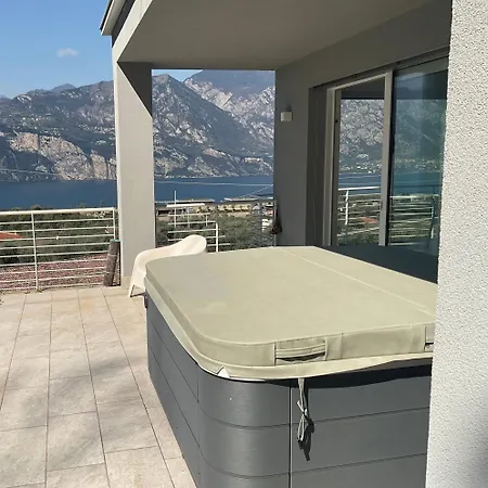 Gabizza Singola Con Jacuzzi Privata Villa Malcesine