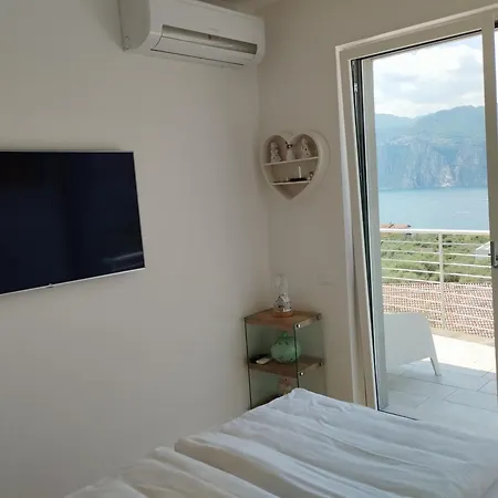 Gabizza Singola Con Jacuzzi Privata Villa Malcesine
