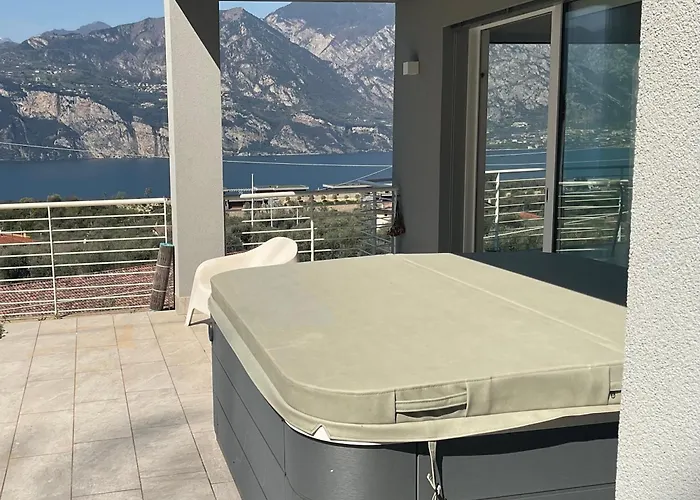 Gabizza Singola Con Jacuzzi Privata Willa Malcesine