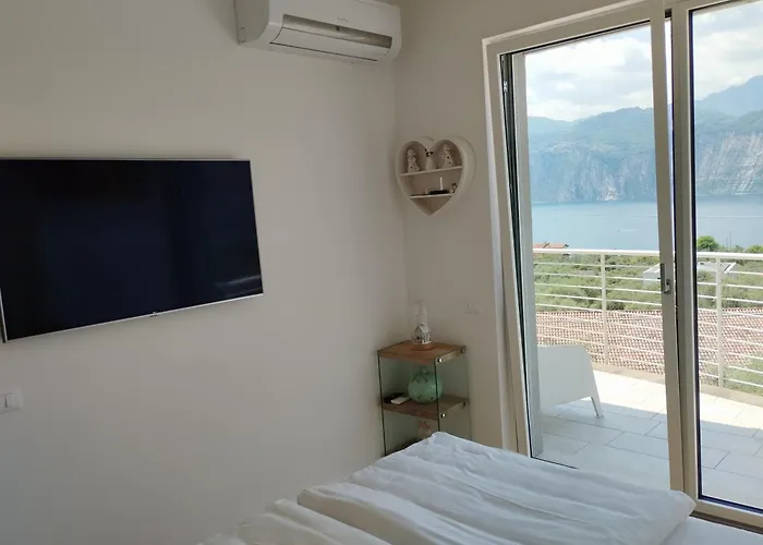 Gabizza Singola Con Jacuzzi Privata Willa Malcesine